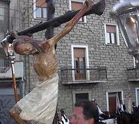 Il famoso crocifisso ollolaese che si trova a Santa Giusta.