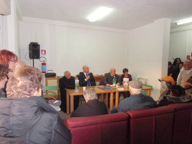 Il sindaco Antonio Gaia e monsignor Salvatore Floris durante l'inaugurazione