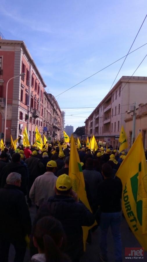 Manifestazione-cagliari-1.jpeg