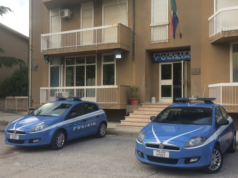 Commissariato-PS-Ottana.jpg