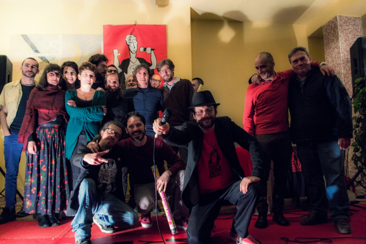 Partecipanti-e-organizzatori-Finale-Poetry-Slam-Sardegna-2018-(foto--Rina-Sanna).jpg