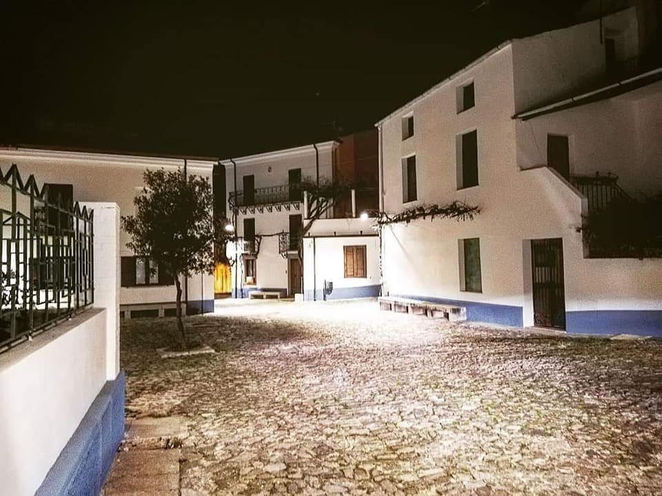 immagine del centro storico di Orani dalla pagina facebook del Comune 